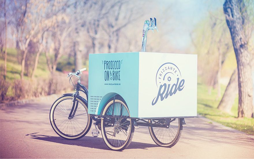 The Party Starter, bicicleta Frizzante Ride in bleu ciel